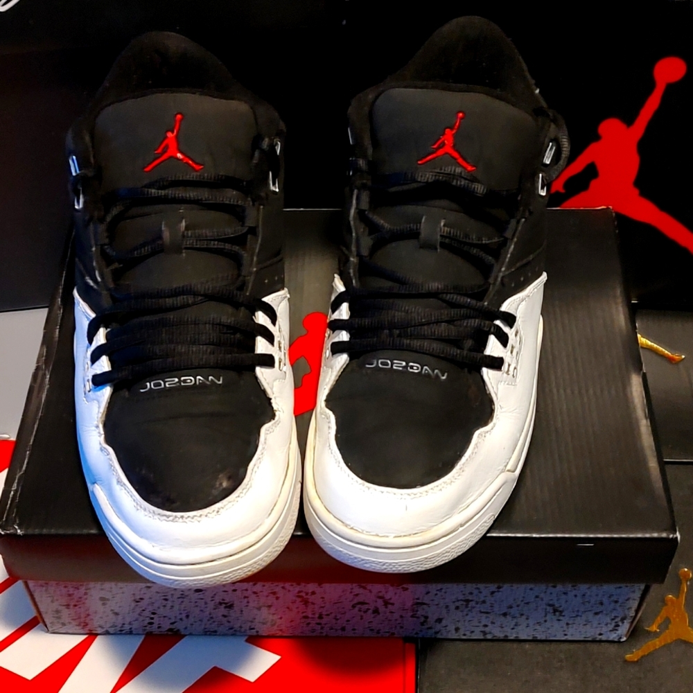 Jordan flight 23 black and white size 12